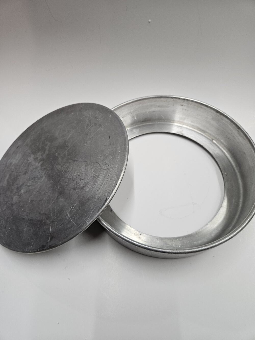 VTG Walker Ware Round Cake Pan 9” Removable Bottom Aluminum Baking Kitchen MCM